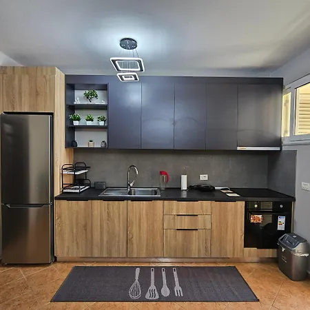 Appartement Leora Sunset Apartment-balcony, 250m From Beach, Golem, Mali I Robit *